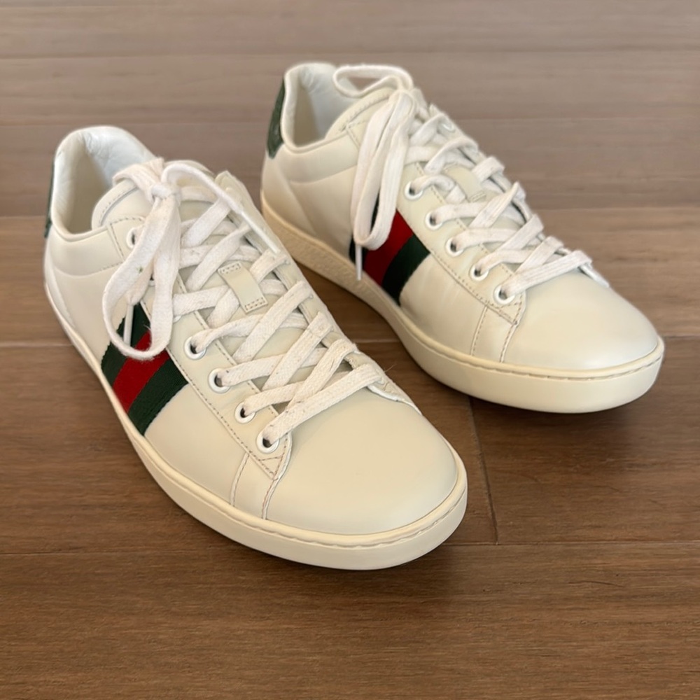 Authentic Gucci White Sneakers with Green and Red Stripes - Picture 2 of 8